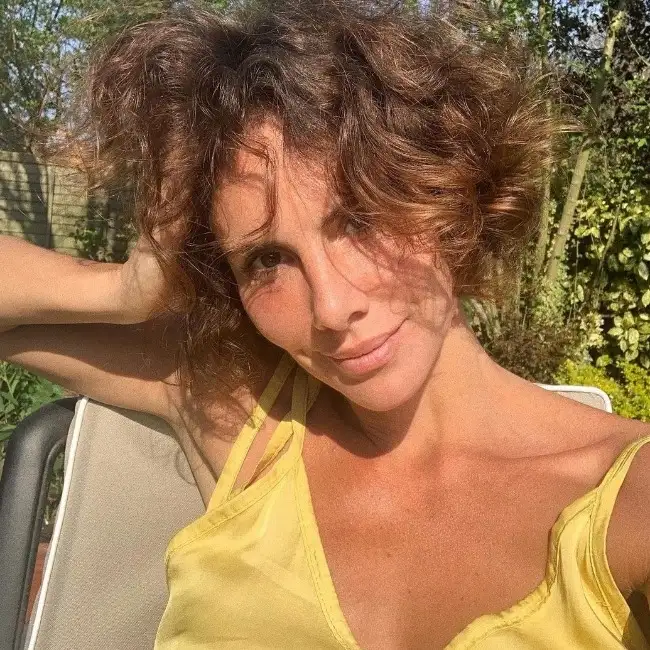 Nadya, 38