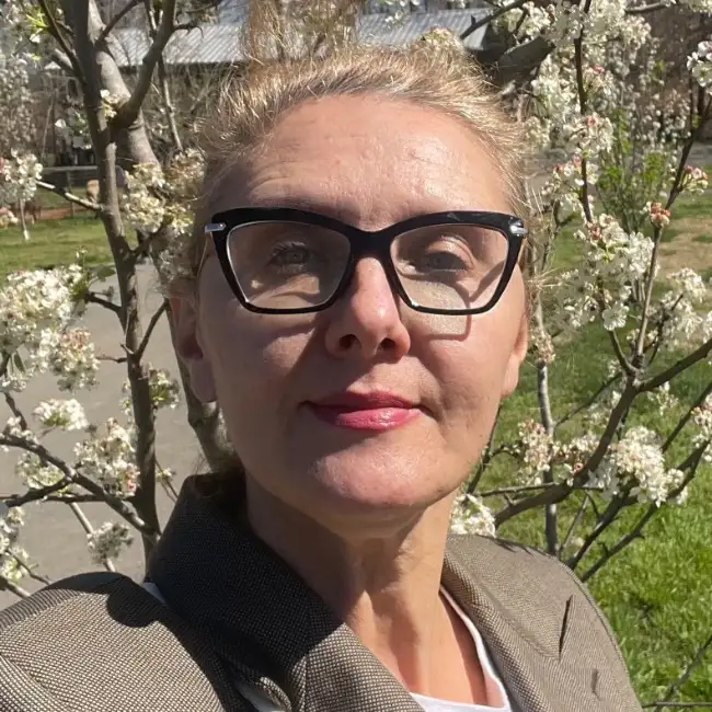 Eugenia, 52