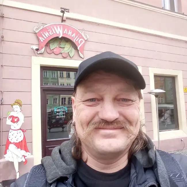 Dzmitry, 52 - Gratis