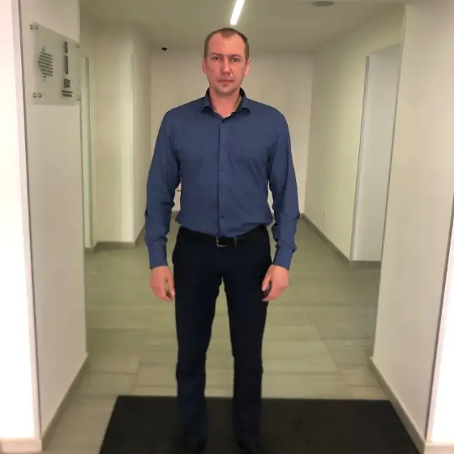 Denis, 44