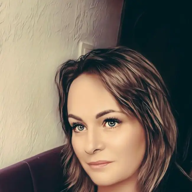 Nataly, 43