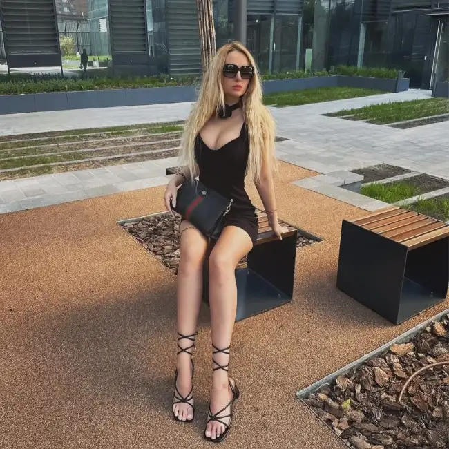 Diana, 28