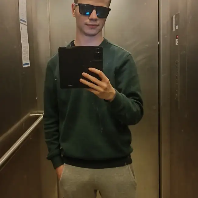 Maksym, 23