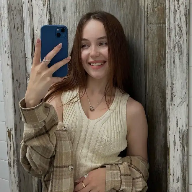 Lliissaanek, 26, Фурт - Gratis
