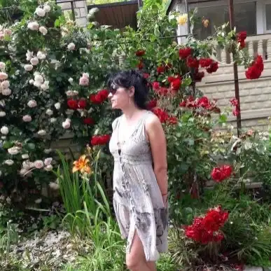 Mila, 48