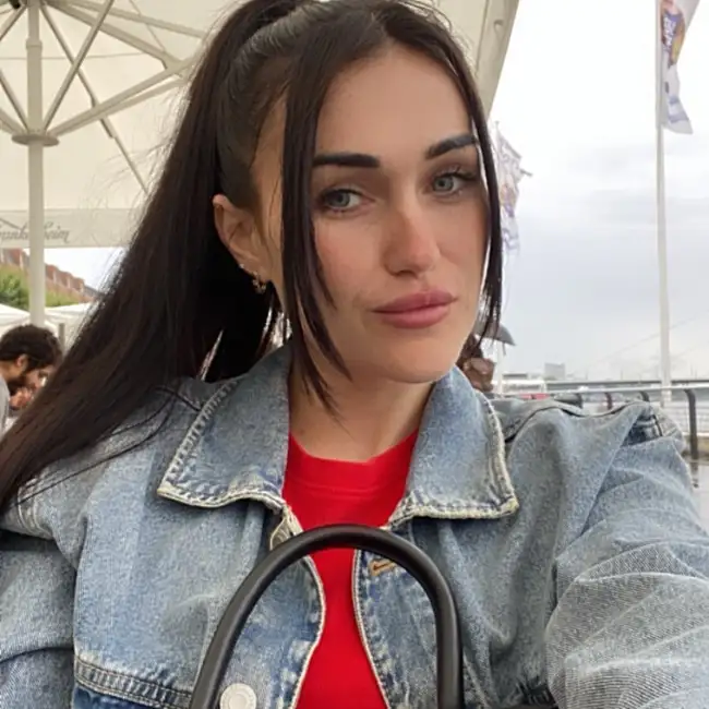 Yuliia, 31