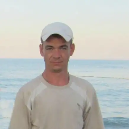 Anatolii, 44 - Gratis
