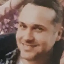 Alex, 43