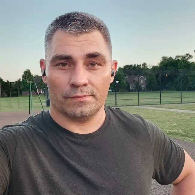 Aleksei, 48 - Gratis