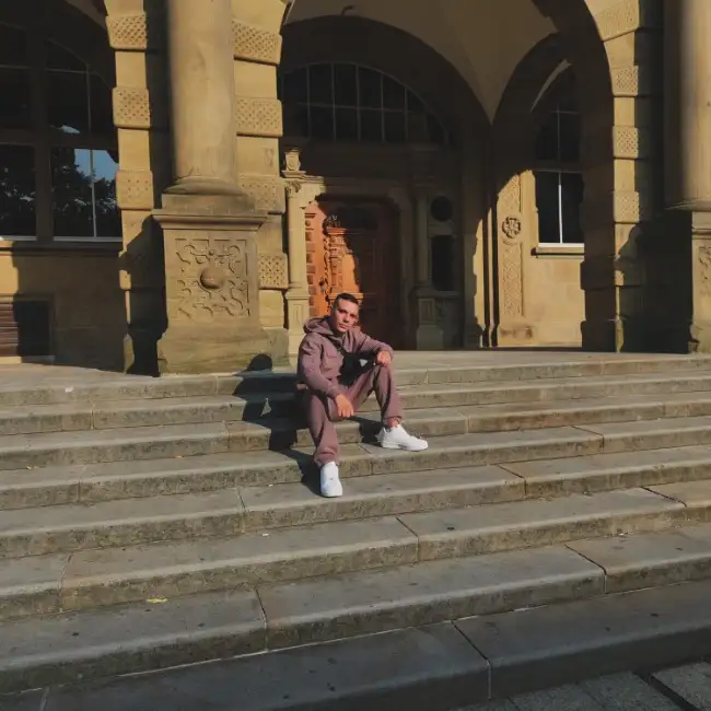 Владимир, 28