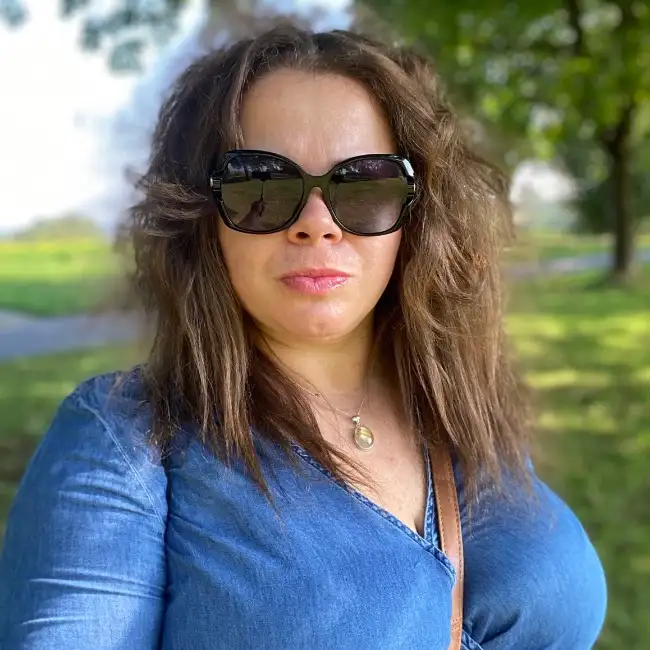 Elena, 45 - Gratis