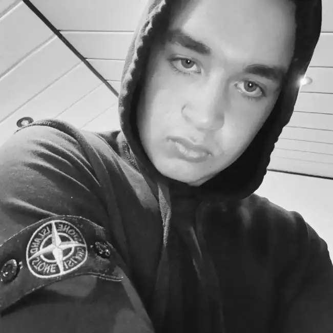 Andrey, 20