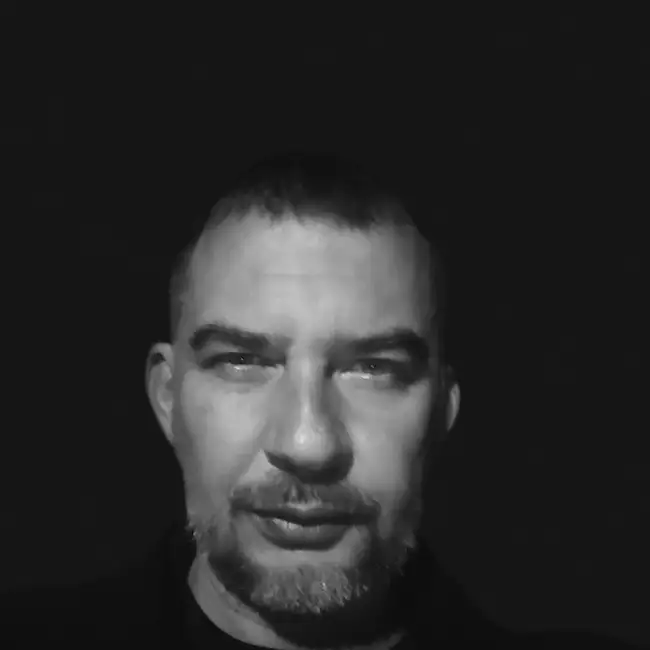 Alex, 48