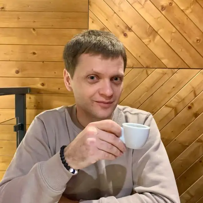 Yurii, 36 - Gratis