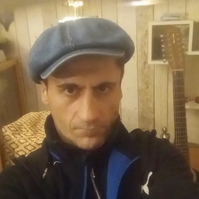Эдуард, 43