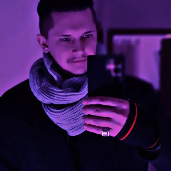 Artur, 36