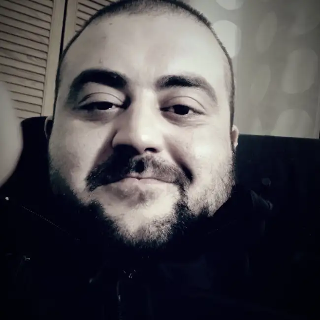 Volodymyr, 29 - Gratis