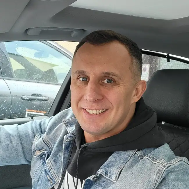 Alex, 42