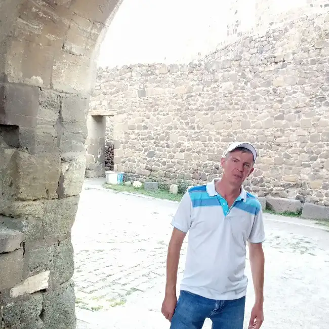 Anton, 29 - Gratis