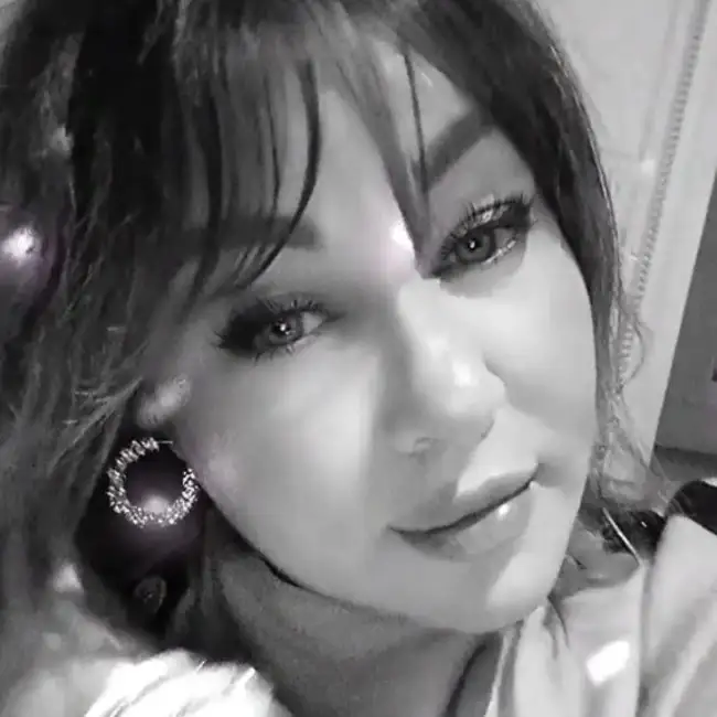 Iryna, 45 - Gratis