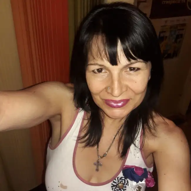 Karina, 41