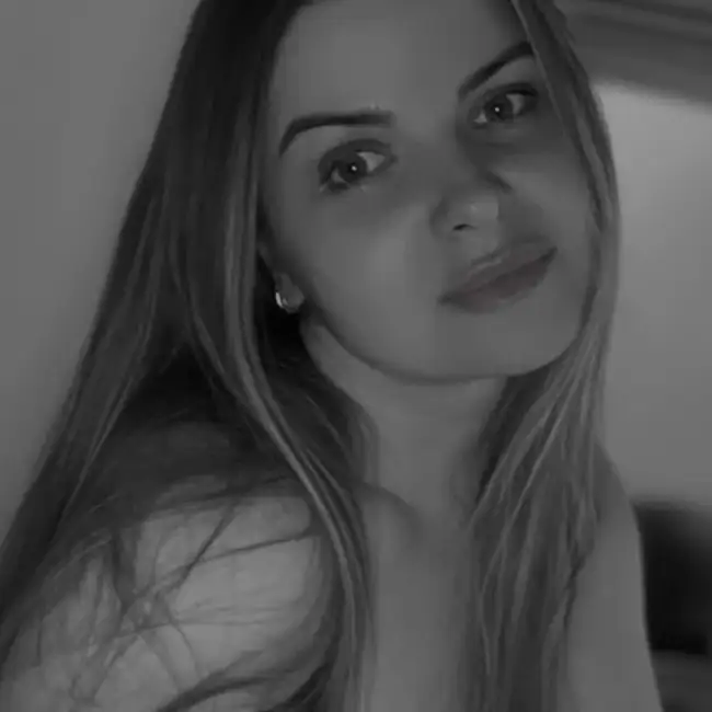 Karyna, 33