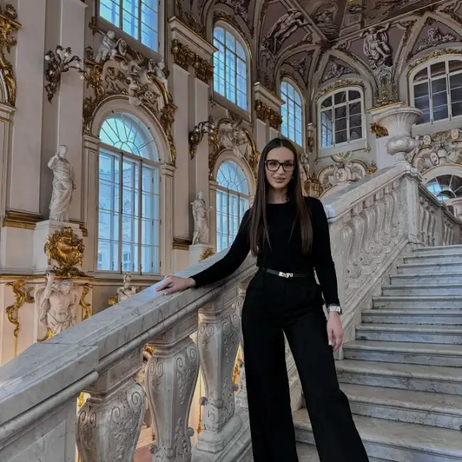 Valery, 31