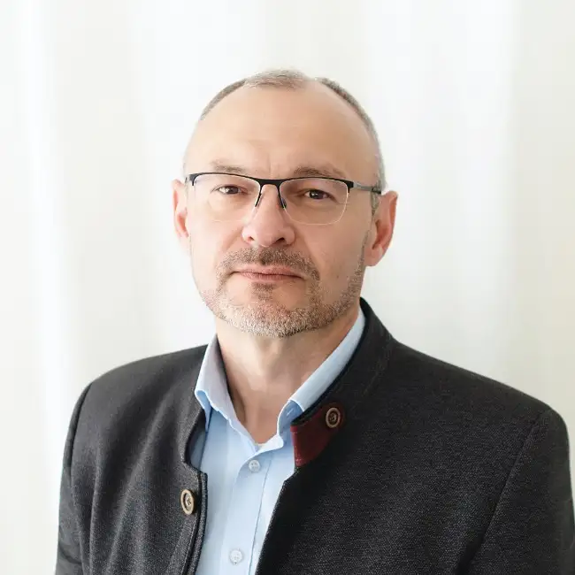 Dima, 53