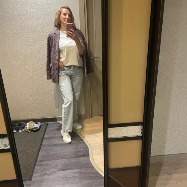 Юлия, 44